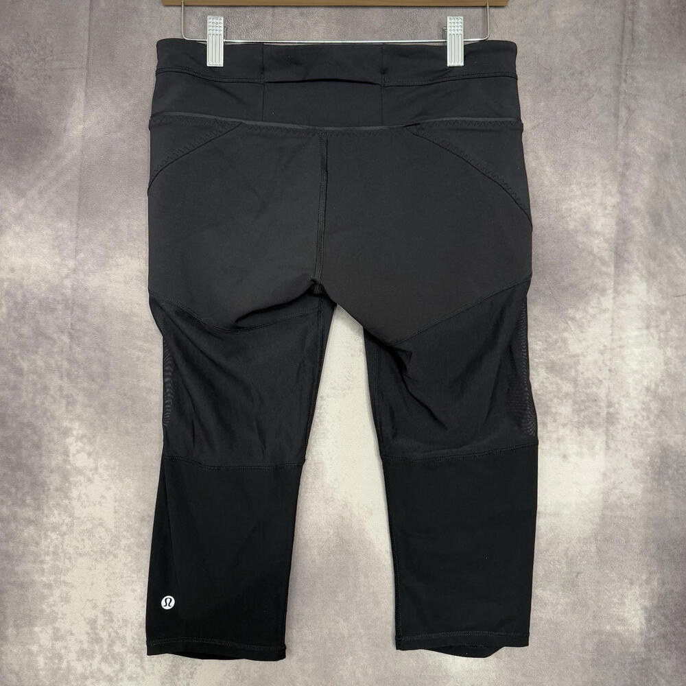 Lululemon Women Size 8 Training Tough Crop Full-On Luxtreme Leggings‎